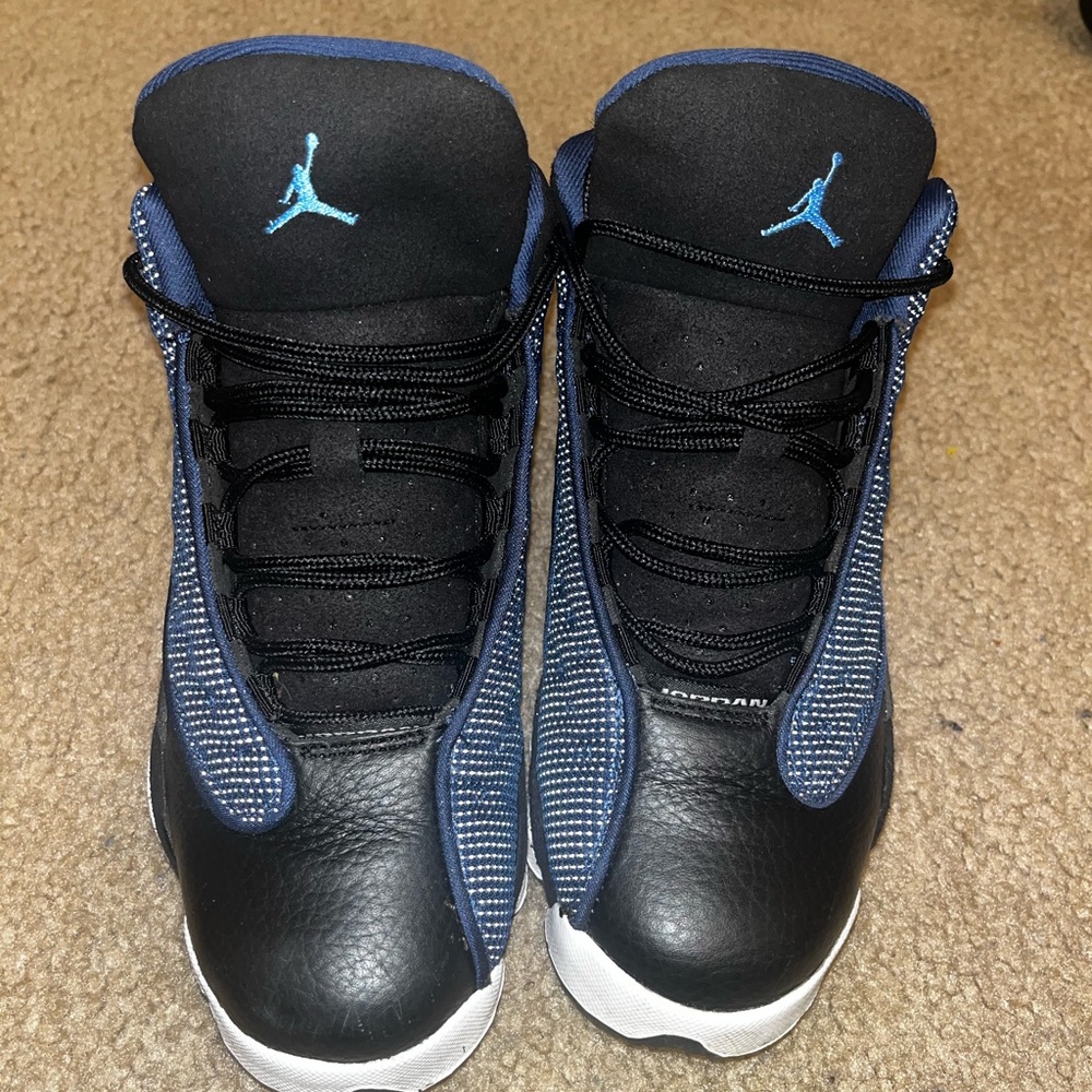 Authentic Jordon sneaker.size 6Y or 7 1/2 women